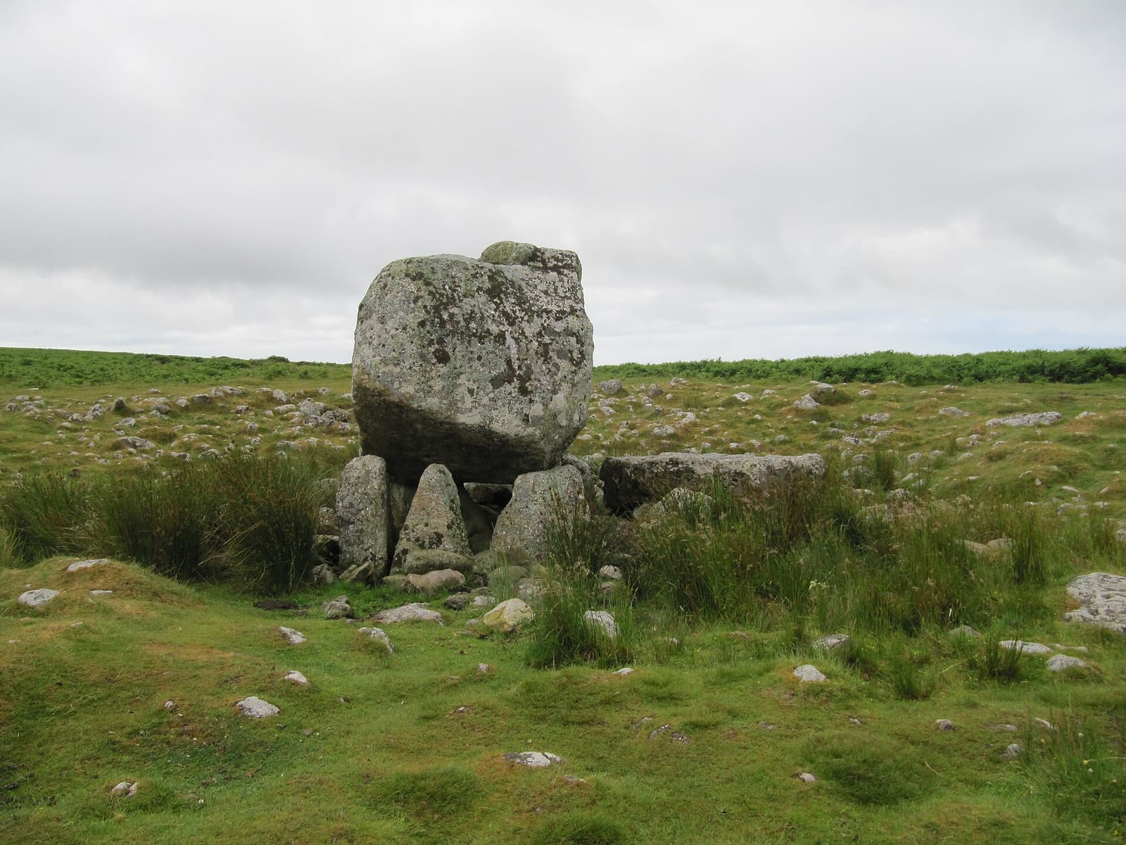Arthur’s Stone, eine jungsteinzeitliche Grabkammer mit gewaltigem Deckstein, auf dem Cefn Bryn